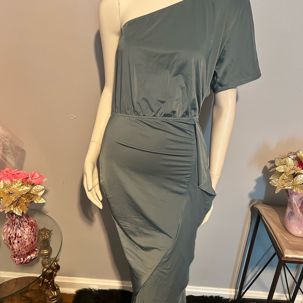 Elegant One-Shoulder Gray Dress